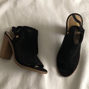 dv Black Sandal Heel (from Target)